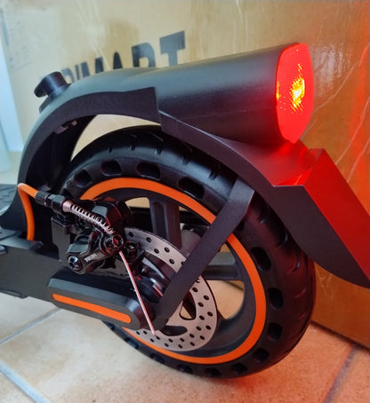 T3S 350W con indicatori di direzione integrati e portatarga