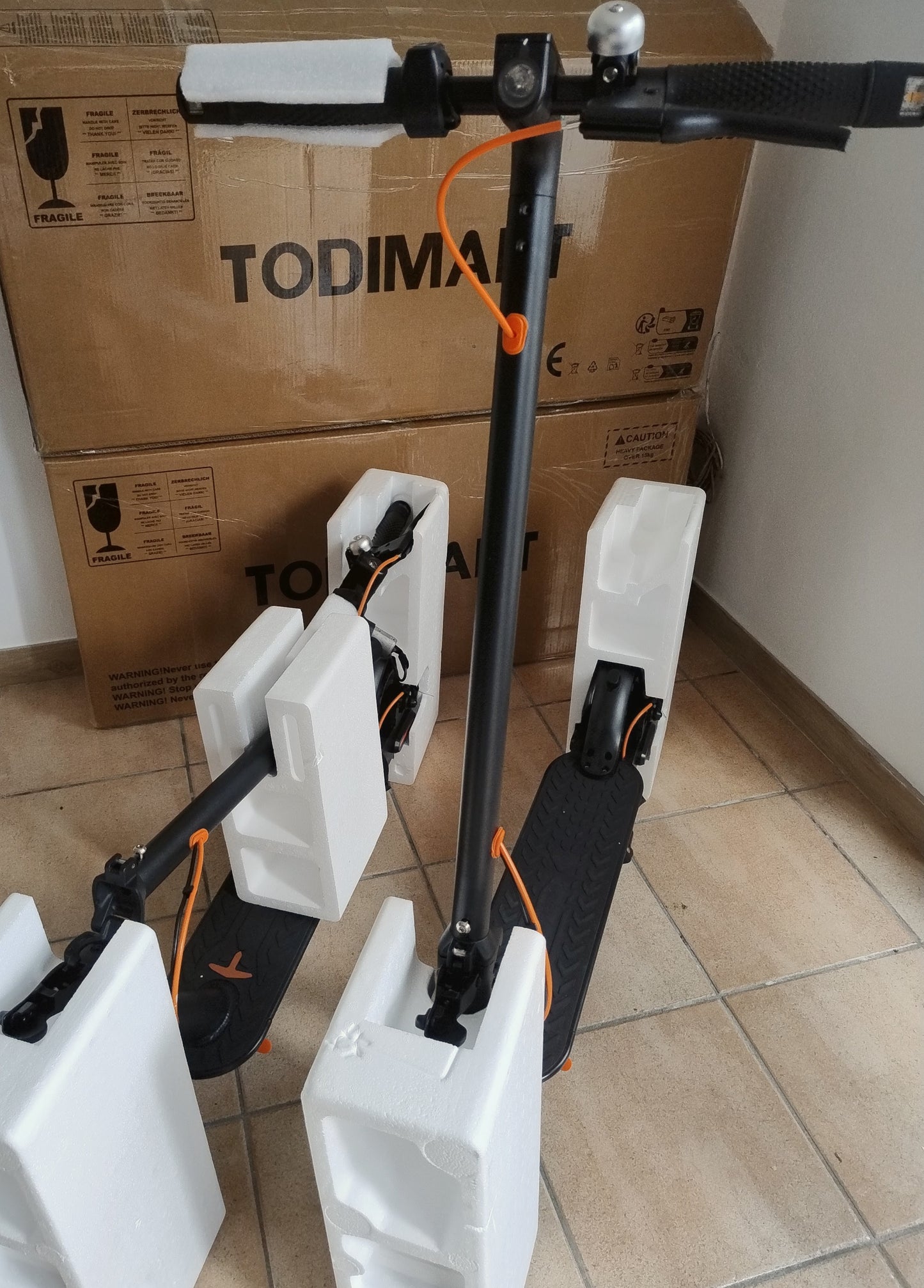 T3S 350W con indicatori di direzione integrati e portatarga