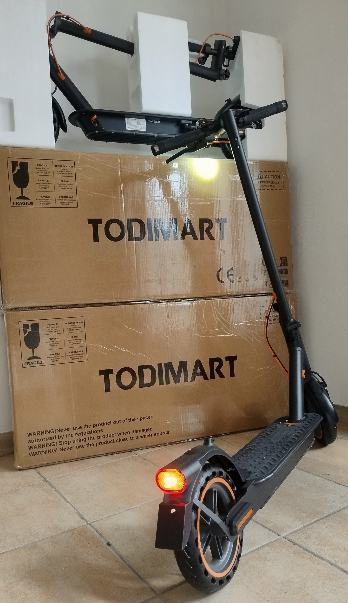 T3S 350W con indicatori di direzione integrati e portatarga